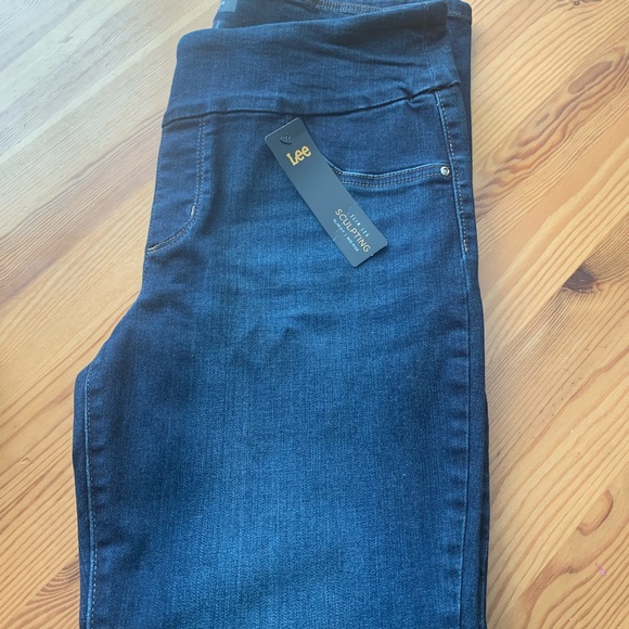NWT - Lee sculpting slim fit pong Jean darker denim Infiniti color size 12 short - Picture 1 of 16